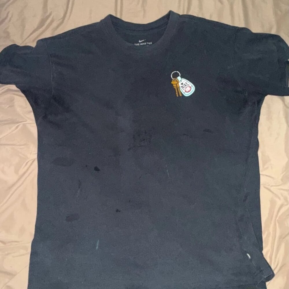Nike T-shirt Size L Men’s Keychain